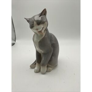 Royal Copenhagen B&G Porcelain Gray Cat Figurine #2256 Denmark Rubin Collection